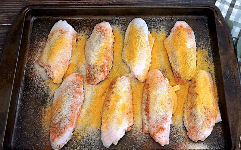 Deep fried Turkey wings smothered an covered in roasted garlic gravey.  Recipe by Brittney J - Cookpad