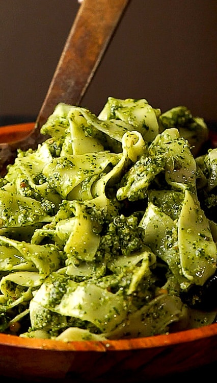 how to make vegan pesto