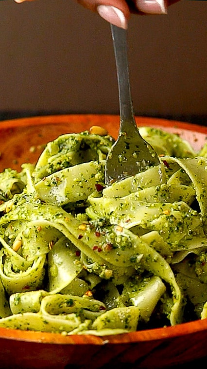 how to make vegan pesto